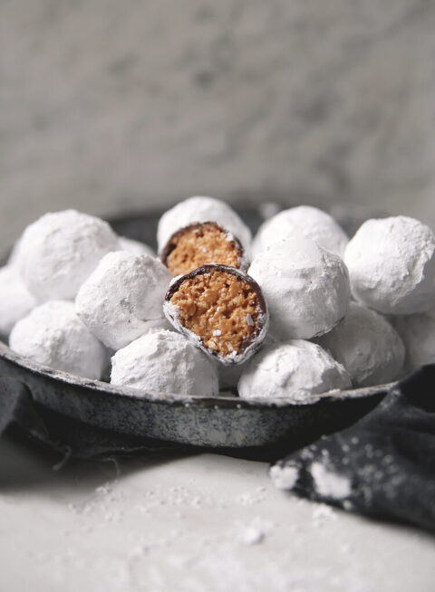 Muddy Buddies Truffles (Puppy Chow Truffles)